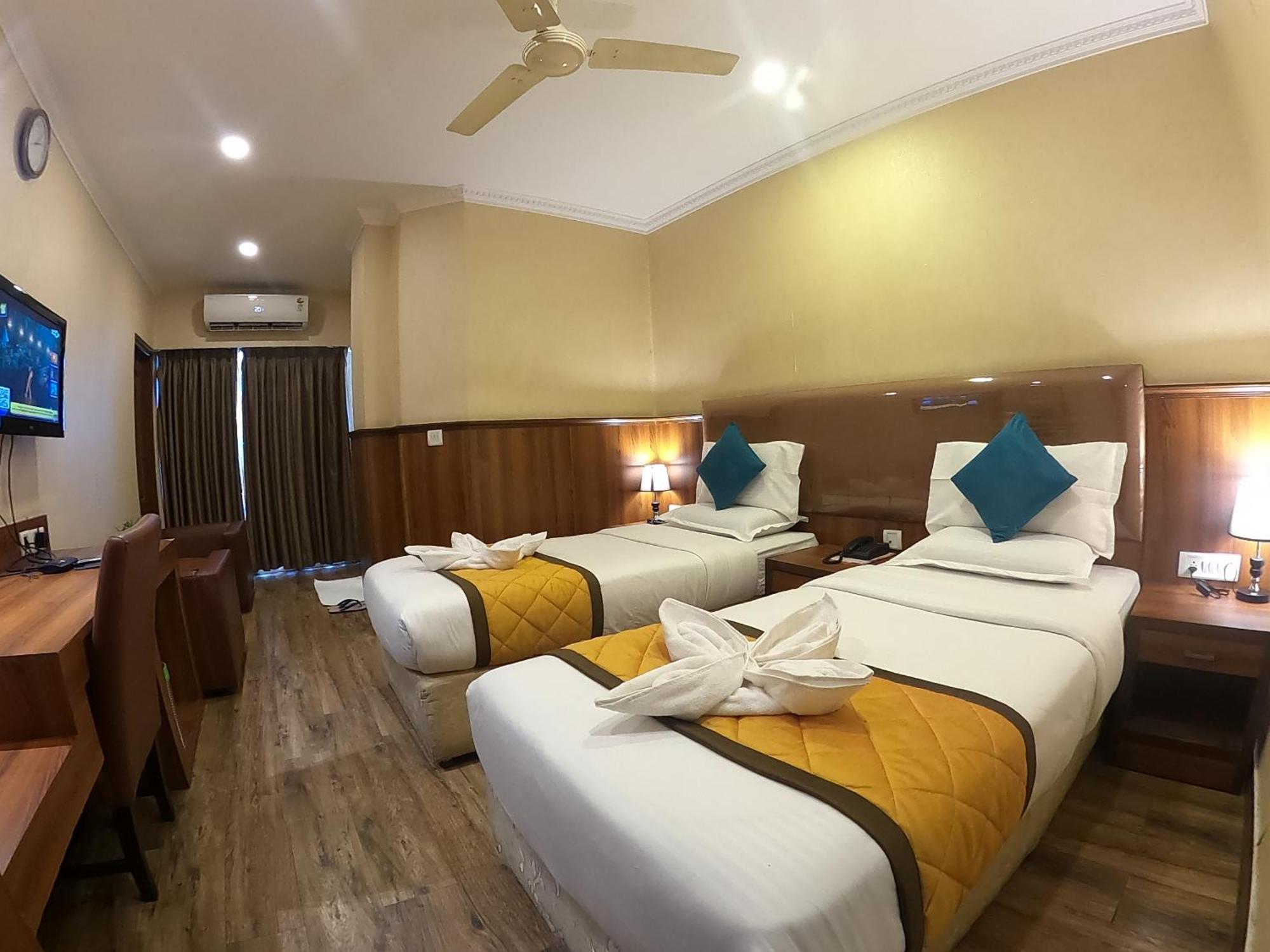 Hotel Noor Empire International Kormangala Бангалор Экстерьер фото