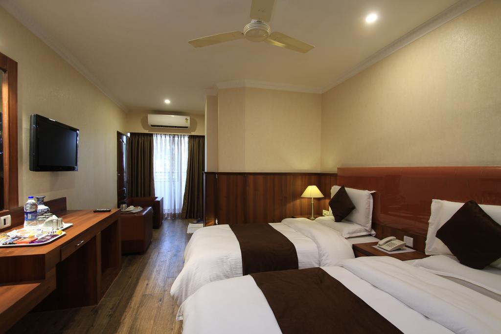 Hotel Noor Empire International Kormangala Бангалор Экстерьер фото